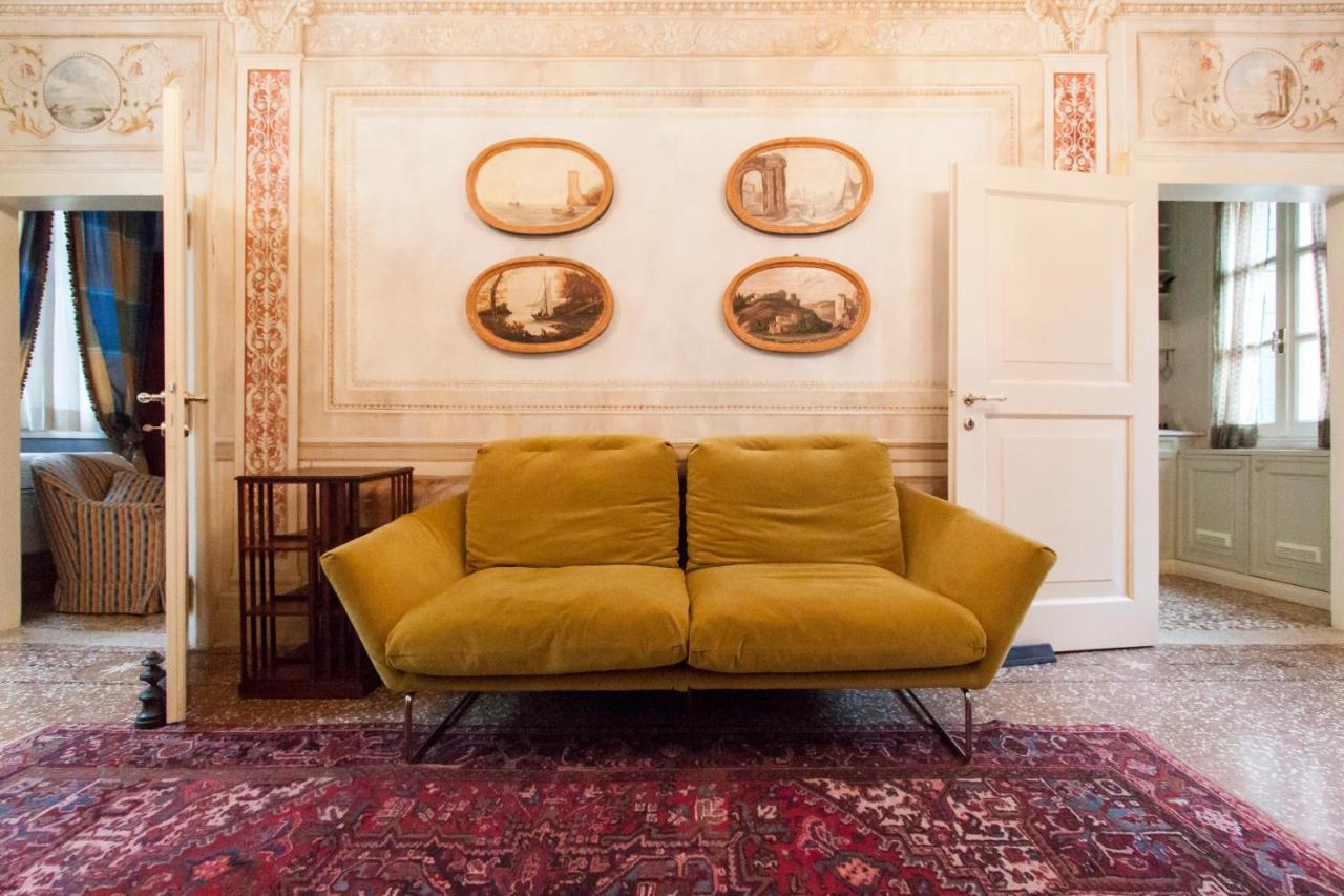 Explore From A Sophisticated Hideaway In San Polo Appartement