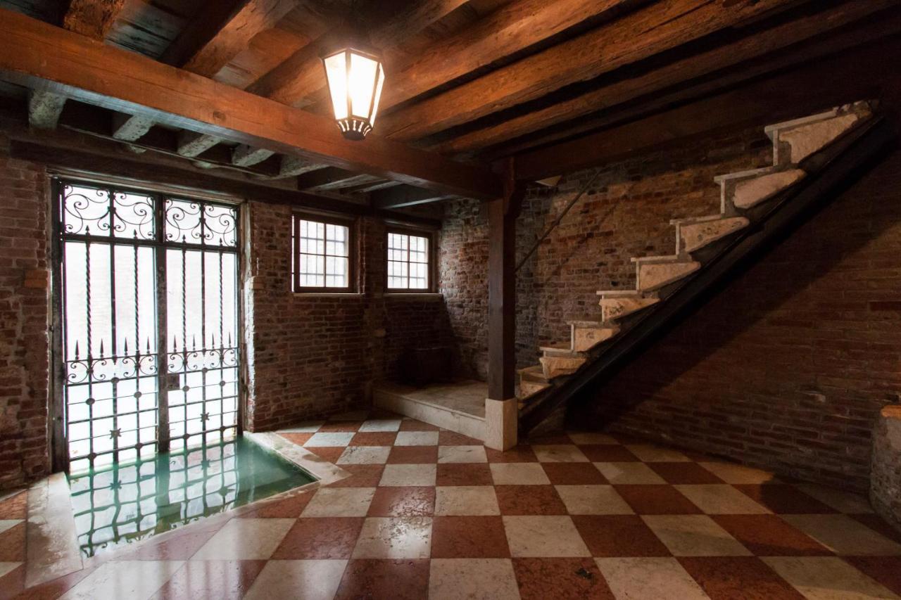 Explore From A Sophisticated Hideaway In San Polo Venetië