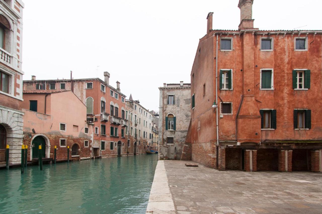Explore From A Sophisticated Hideaway In San Polo Venetië